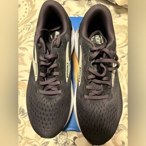 Brand New Mens 7.5 Brooks Ghost 16